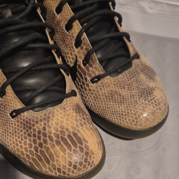 Kobe Beyant 9 High EXT Snakeskin Sneakers Size 10.5 Pre-owned No Box. Hat Is NWT - Picture 9 of 14